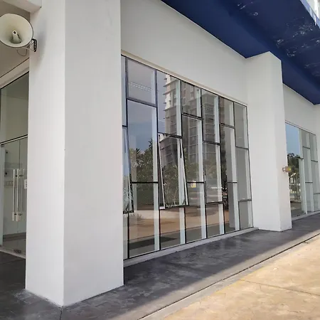 J&K Guesthouse At Palmyra Residence Kajang Exterior photo